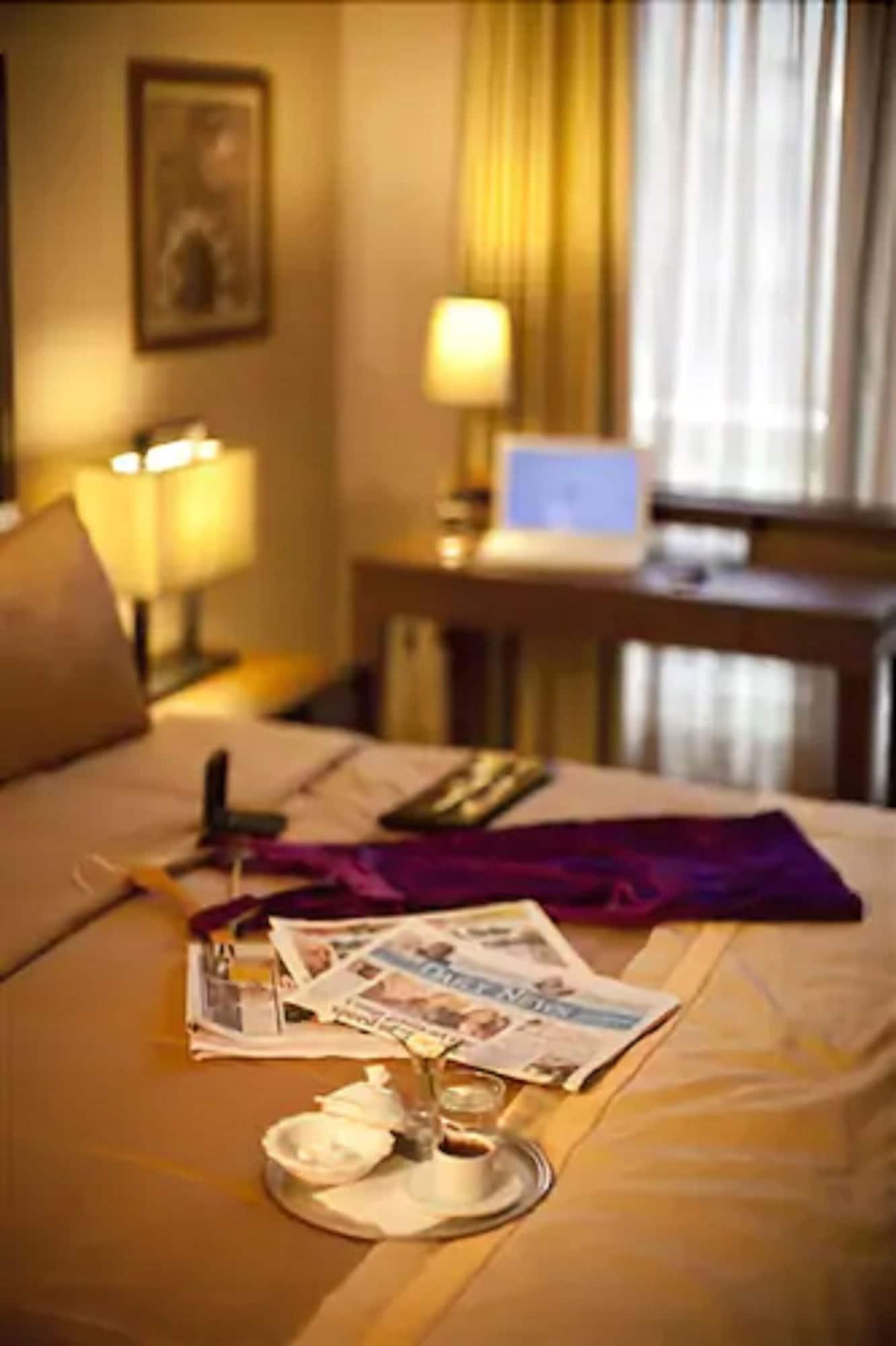 Continental Pera Otel 4*